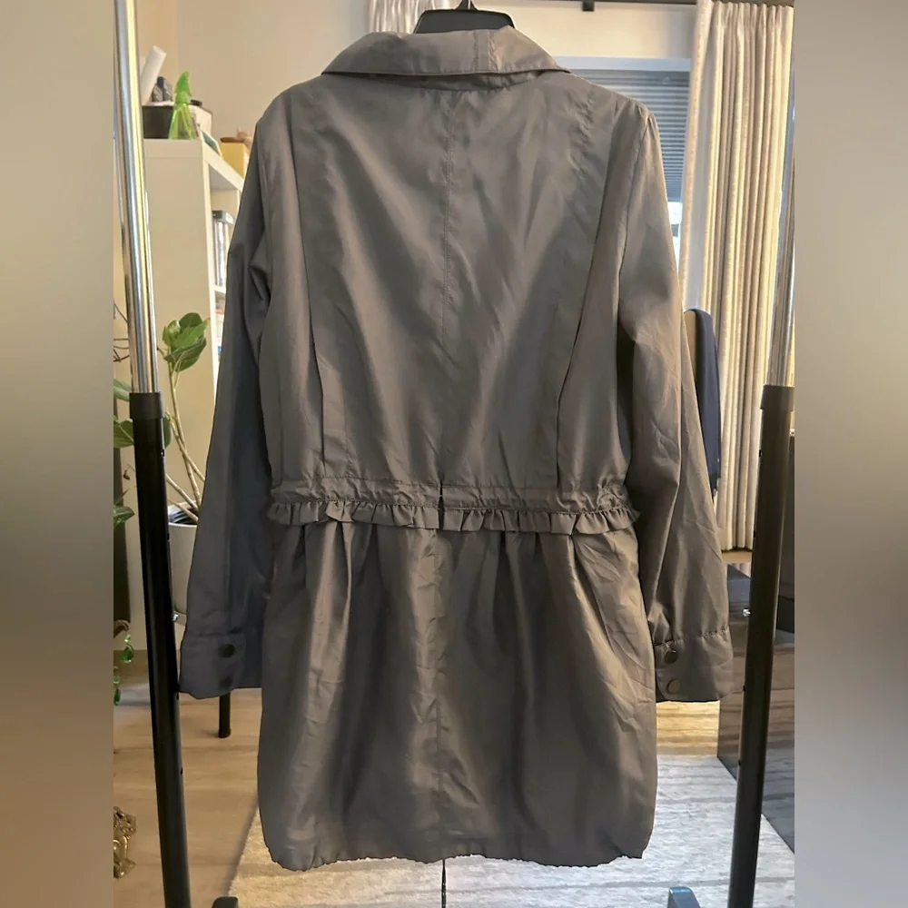 Very Moda Lightweight Jacket with Ruffle Detail - Picture 2 of 4
